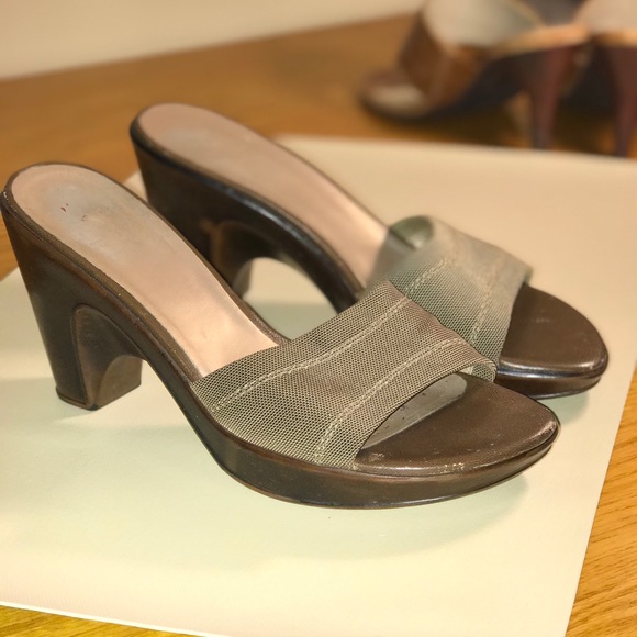 Sturat Weitzman heel shoe - Picture 2 of 12